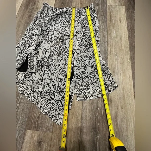 🛍️Lanebryyant white and black floral skirt Size 14-16 excellent condition - Picture 6 of 6